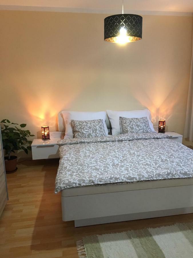 Apartment In The Garden Drzovice Ngoại thất bức ảnh